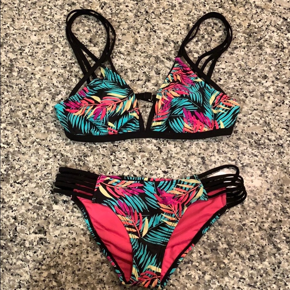 LIKE NEW TROPICAL WOMENS “BIKINI”